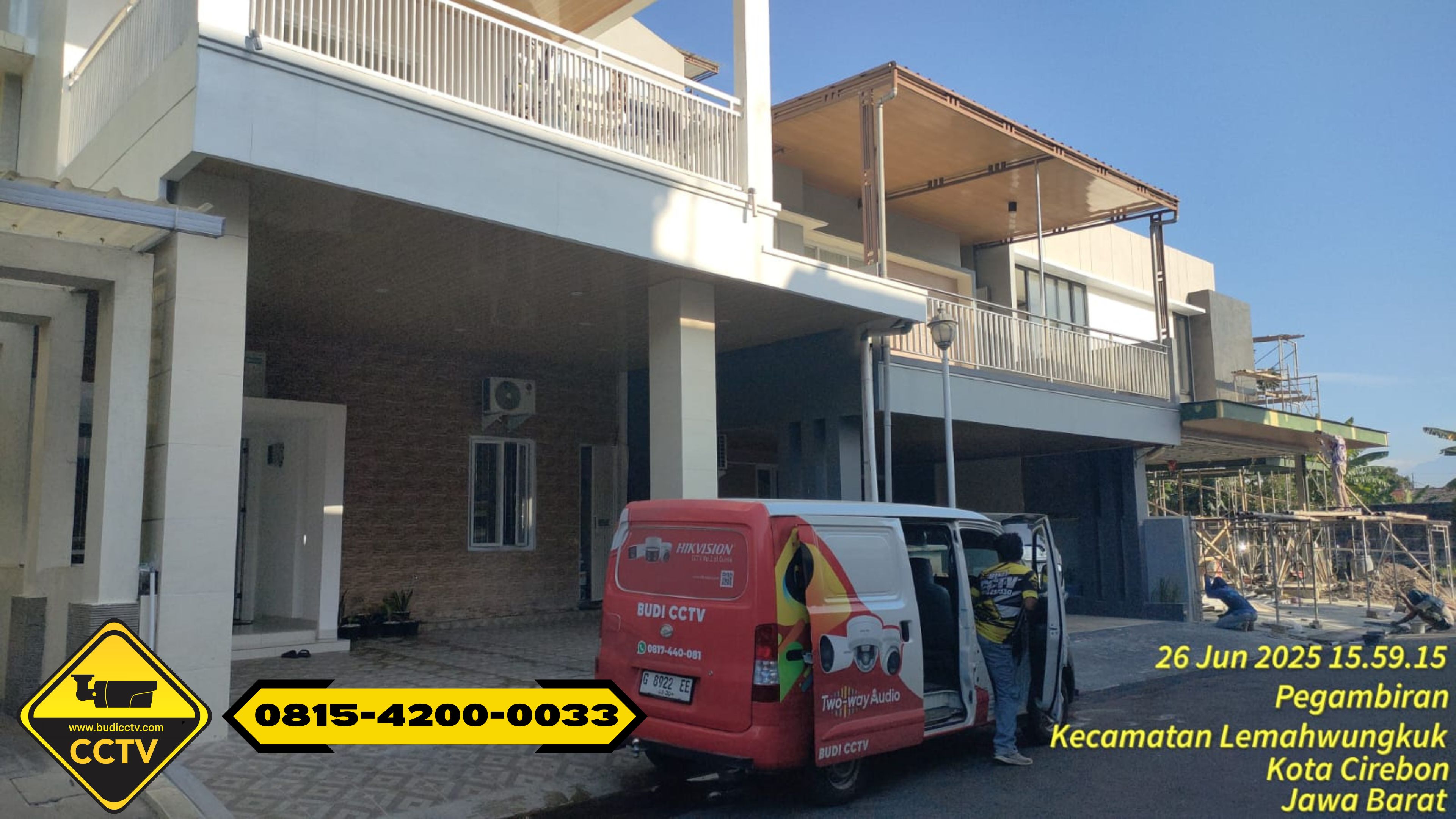 Pemasangan CCTV Hikvision 8 Channel 2MP Smart Hybrid Light di Rumah Wilayah Lemah Wungkuk