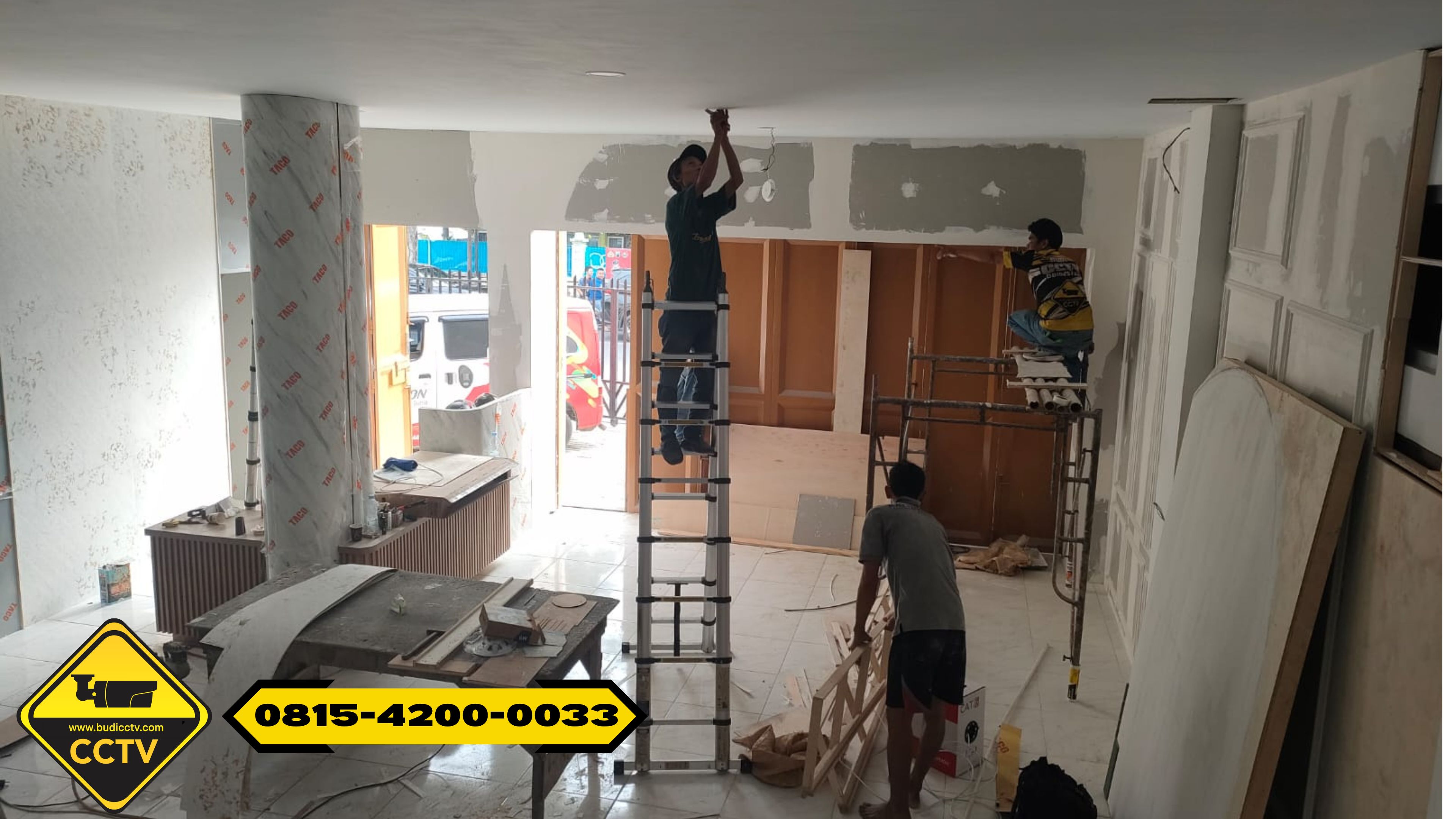 Pemasangan CCTV Hikvision 8 Channel Smart Hybrid Light 5MP di Ruko Jl. Sudirman